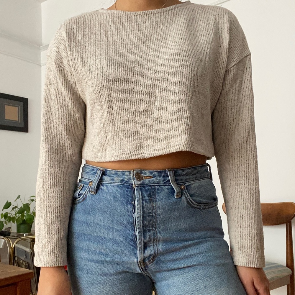 Cropped lightweight sweater